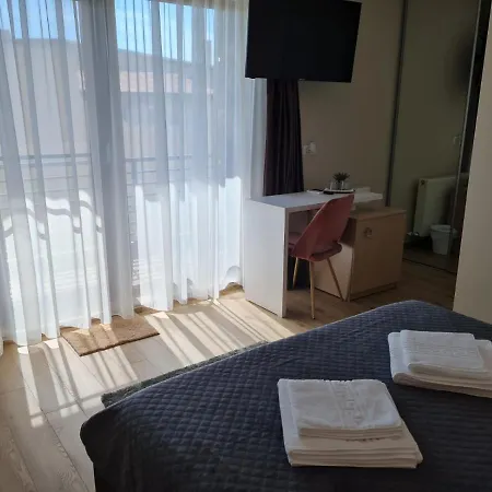 Mrv Guest house *